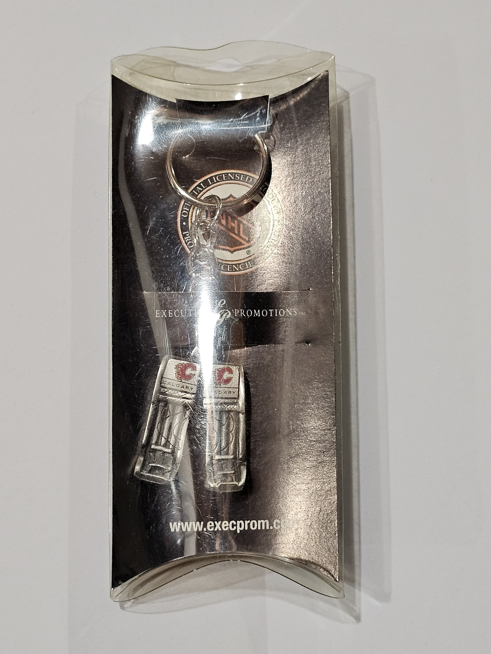 Vintage 2002 NHL Calgary Flames Pewter Goalie Pads Keychain NIP